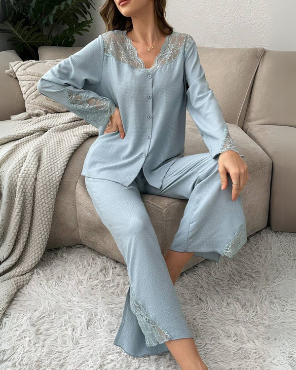 Conjunto Feminino de Pijama Azul com Renda e Botões - Le Belle