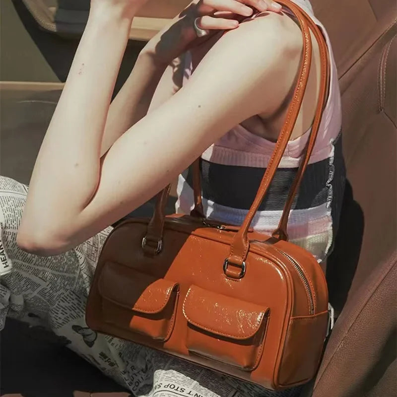 Bolsa Le Belle Retrô em Couro PU com Bolsos Feminina - Le Belle